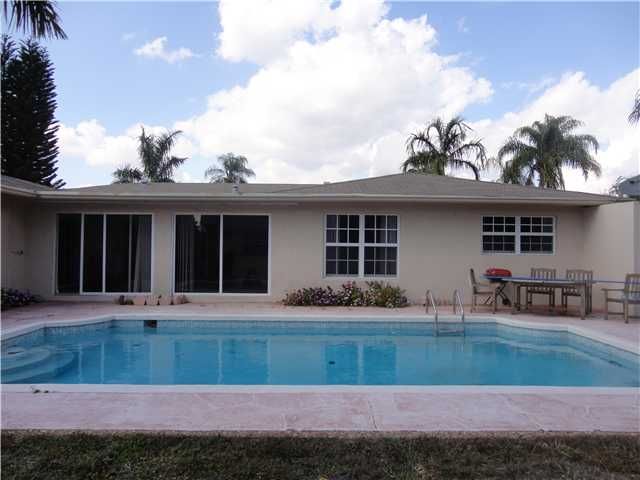 16550 Royal Poinciana Ct, Fort Lauderdale, FL 33326