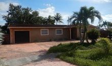 18525 NW 79 CT Hialeah, FL 33015