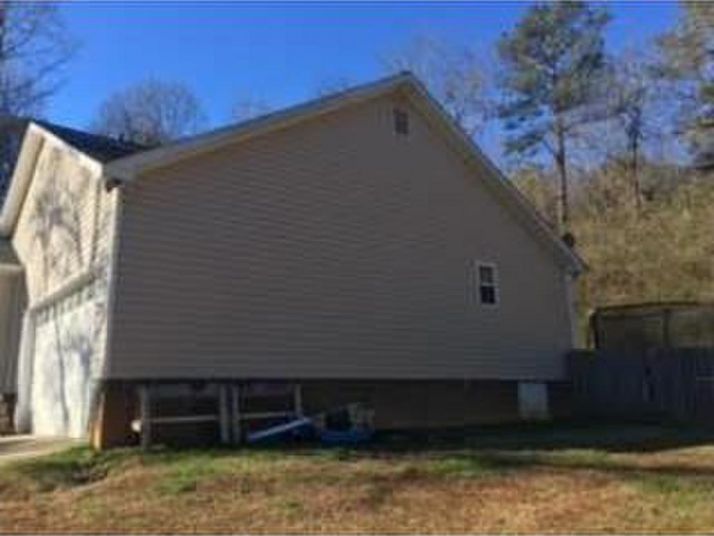 7372 Highway 136 W, Talking Rock, GA 30175