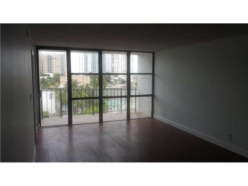 800 Parkview Dr # 608, Hallandale, FL 33009