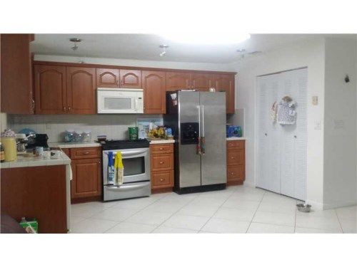 250 E 12 ST, Hialeah, FL 33010