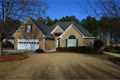 2750 Meadow Gate Way, Loganville, GA 30052