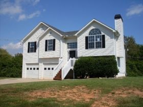 210 Ridgefield Drive, Douglasville, GA 30134