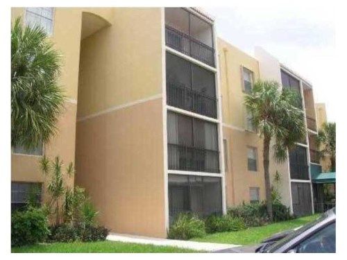 8005 Lake Dr # 201, Miami, FL 33166