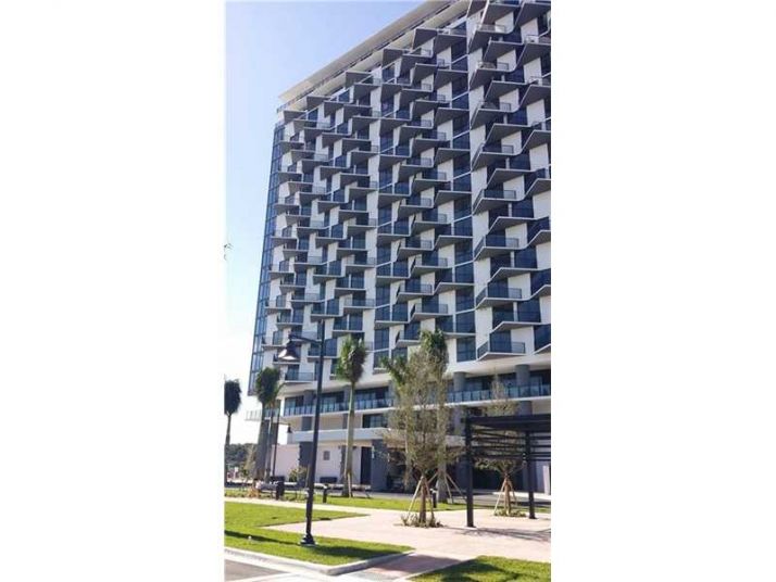 5252 NW PASEO BOULEVARD # 711, Miami, FL 33166