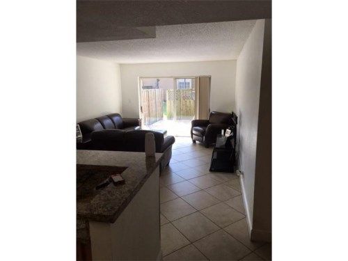 5221 Geneva Way # 108, Miami, FL 33166