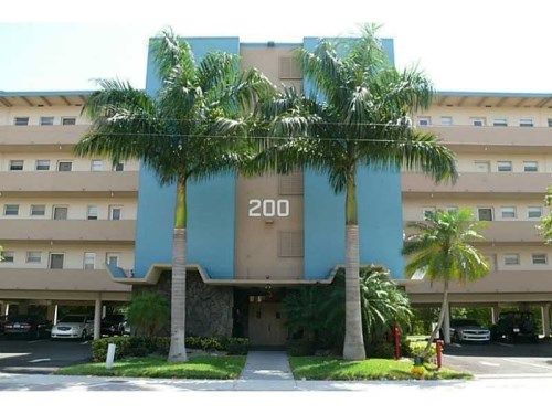 200 NE 14th Ave # 318, Hallandale, FL 33009