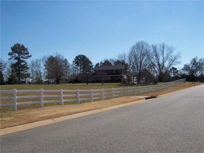 780 Old Hog Mountain Road, Hoschton, GA 30548