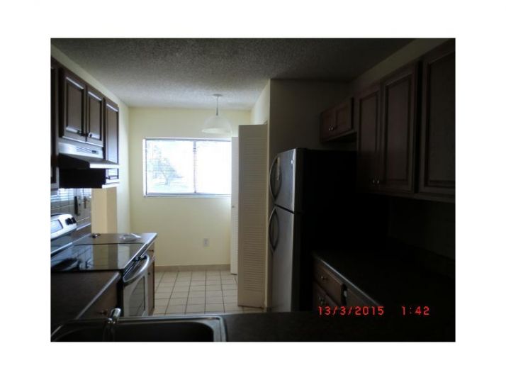 405 PALM CR BLDG 11 # 405-, Hollywood, FL 33025