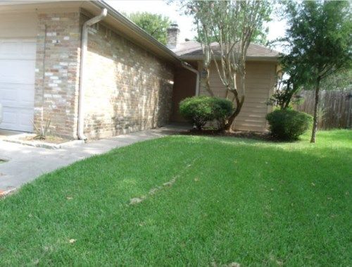 535 Shady Brook Dr, Stafford, TX 77477