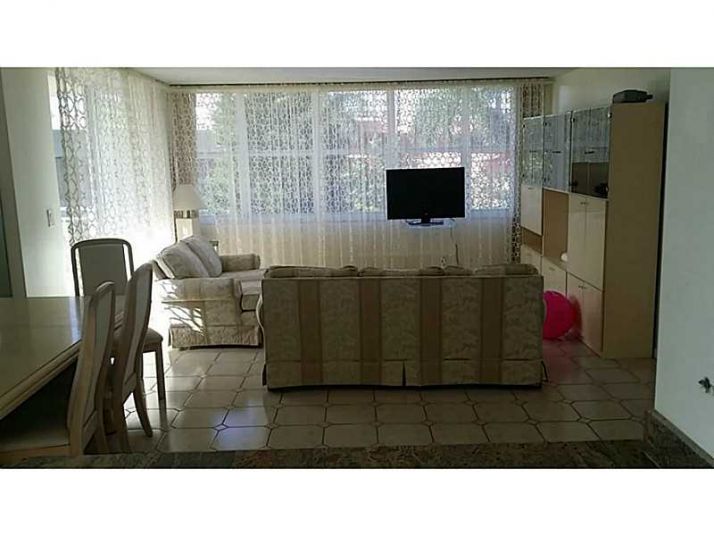 1801 OCEAN DR # 238, Hallandale, FL 33009