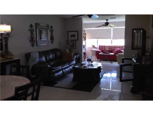 9881 SUNRISE LAKES BL # 304, Fort Lauderdale, FL 33322