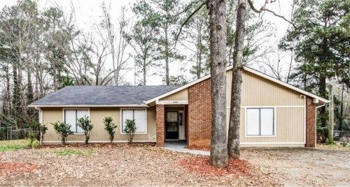 1467 Diplomat Drive, Riverdale, GA 30296