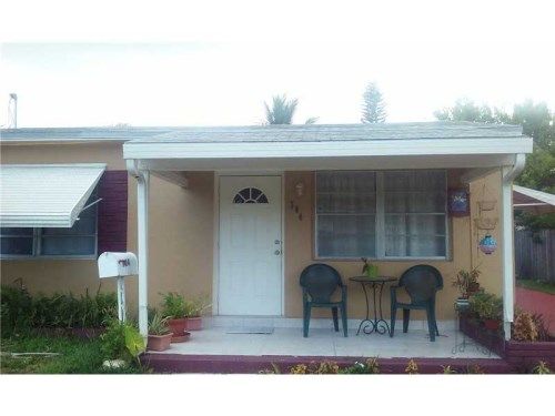 704 SW 7 TE, Hallandale, FL 33009