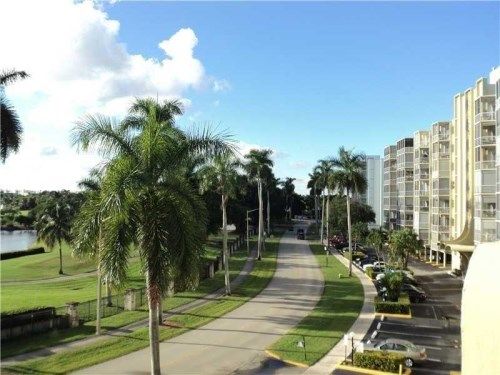 200 Diplomat Pkwy # 521, Hallandale, FL 33009