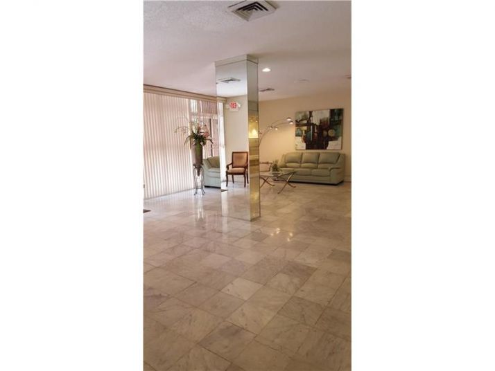 3161 S S.OCEAN # 404, Hallandale, FL 33009