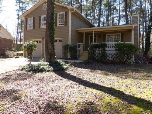 2740 Brackenwood Drive, Snellville, GA 30039