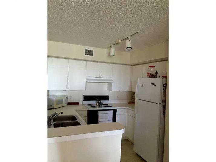 4440 NW 107 AV # 202-7, Miami, FL 33178