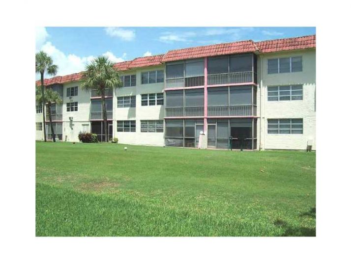 8921 S HOLLYBROOK BLVD # 305, Hollywood, FL 33025