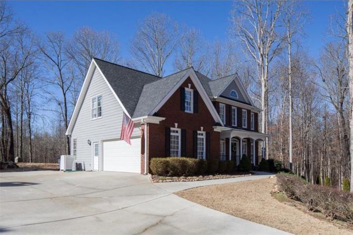 7915 Willow Point, Gainesville, GA 30506