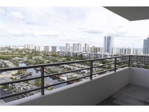 2500 Parkview Dr # 2111, Hallandale, FL 33009