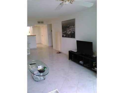 600 Parkview Dr # 727, Hallandale, FL 33009