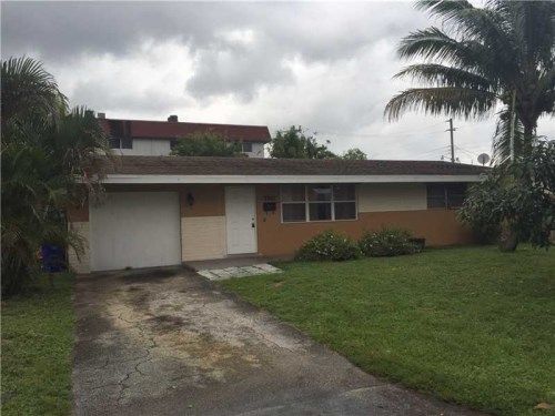 7921 NW 16th St, Hollywood, FL 33024