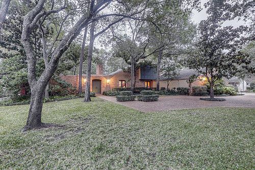 71 Williamsburg Ln, Houston, TX 77024