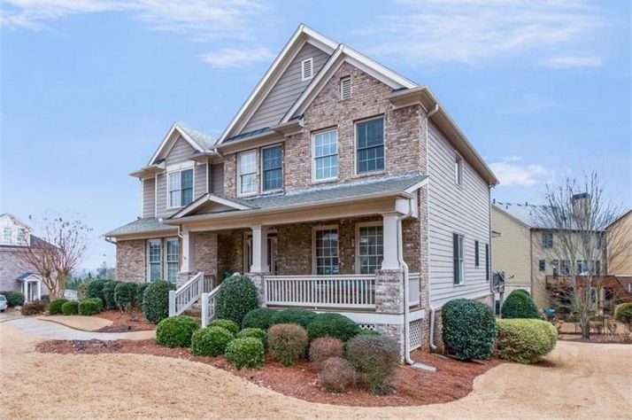 7926 Sleepy Lagoon Way, Flowery Branch, GA 30542