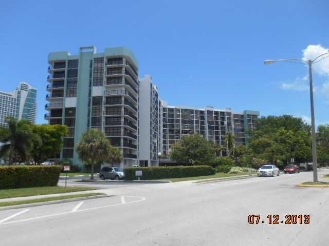 400 LESLIE DR # 310, Hallandale, FL 33009