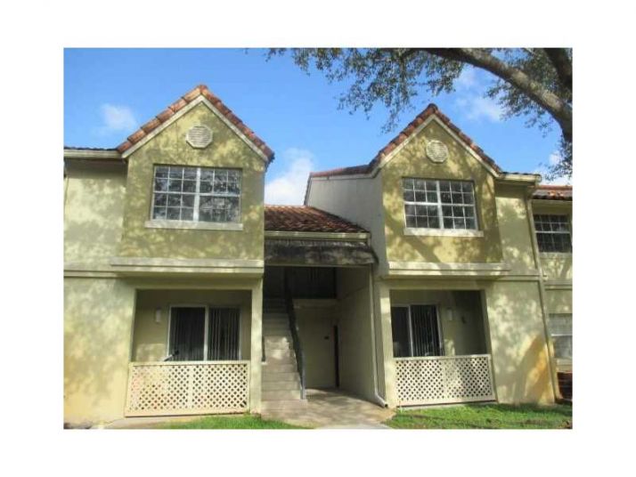 18324 NW 68th Ave # C, Hialeah, FL 33015