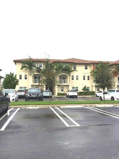 8850 NW 97 AV # 204, Miami, FL 33178