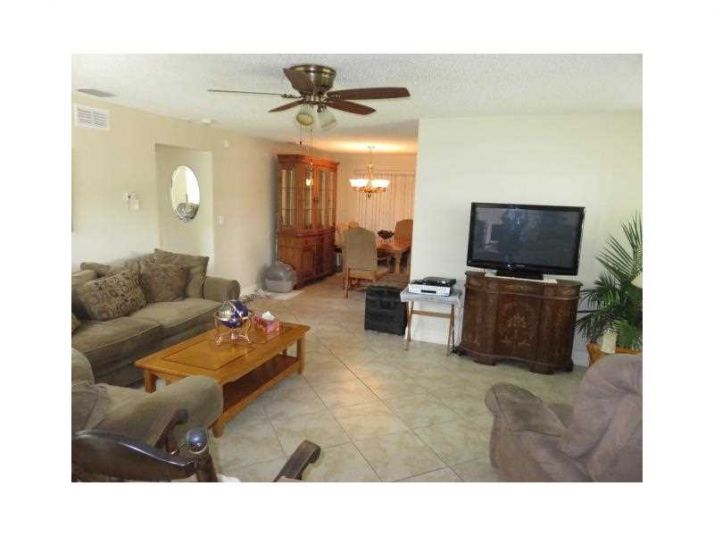 7870 NW 11 CT, Hollywood, FL 33024