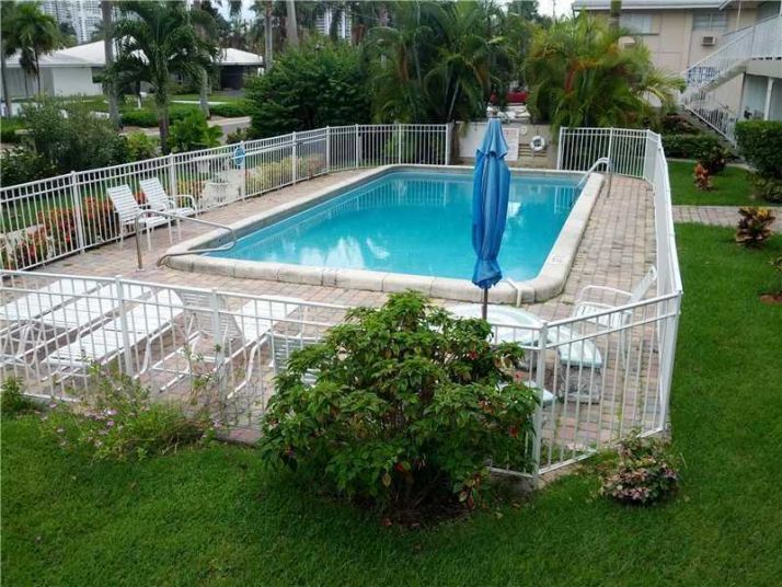 500 LAYNE BL # 7, Hallandale, FL 33009