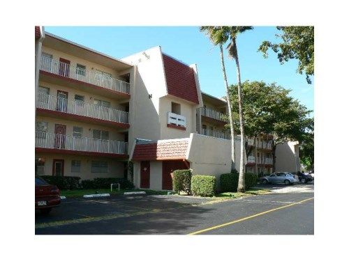 1005 COUNTRY CLUB DR # 303, Pompano Beach, FL 33063