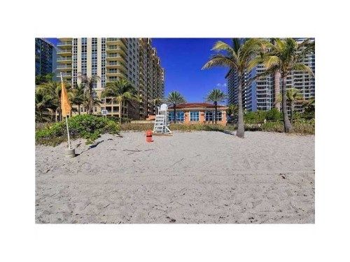 2080 S OCEAN DR # 1701, Hallandale, FL 33009