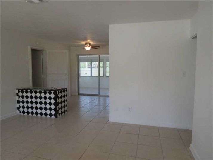 594 W 5 ST, West Palm Beach, FL 33404