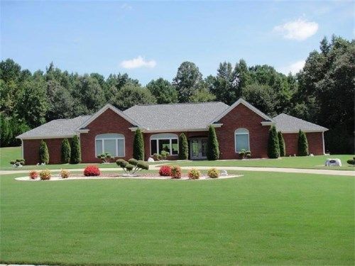 191 Antrim Glen Road, Hoschton, GA 30548