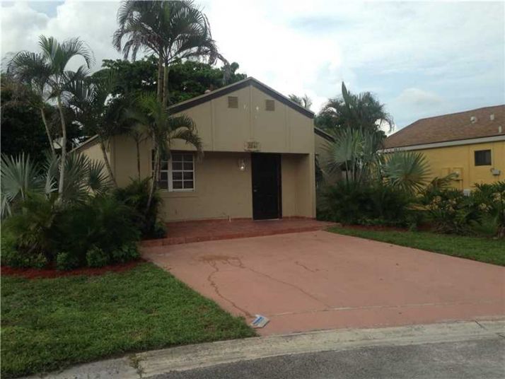 8841 SW 23RD ST, Hollywood, FL 33025