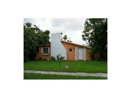 141 CARLISLE DR, Miami, FL 33166