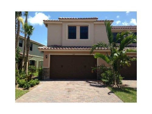 130 Riverwalk Cir, Fort Lauderdale, FL 33326