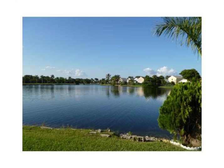 519 LAKESIDE CR, Fort Lauderdale, FL 33326