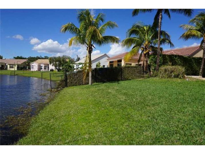 3471 Southern Orchard Rd, Fort Lauderdale, FL 33328