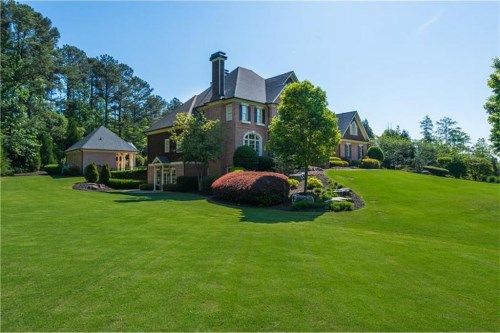 580 Stonemoor Circle, Roswell, GA 30075