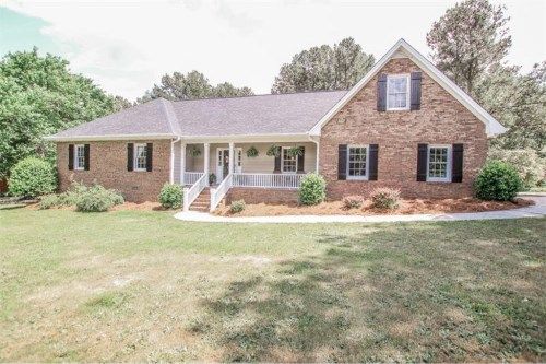 1755 Skyland Glen Drive, Snellville, GA 30078