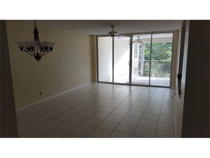 9510 Seagrape Dr # 406, Fort Lauderdale, FL 33324