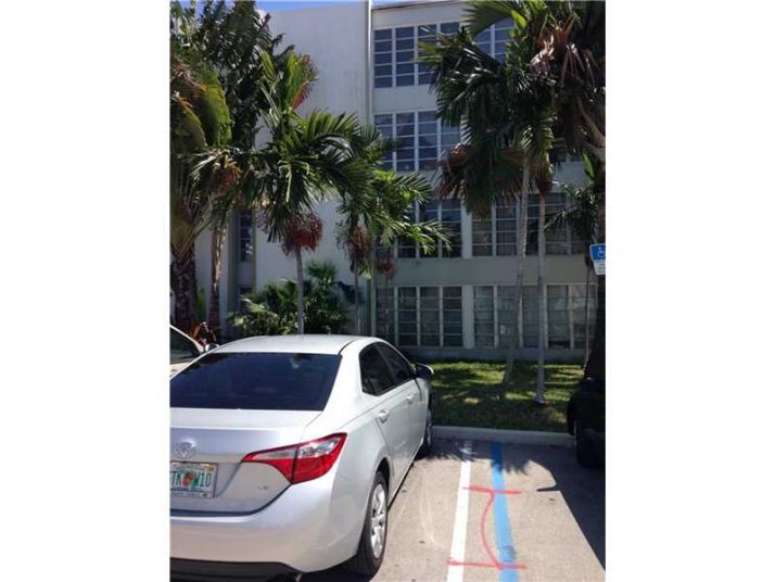 1080 93 street # 20, Miami Beach, FL 33154