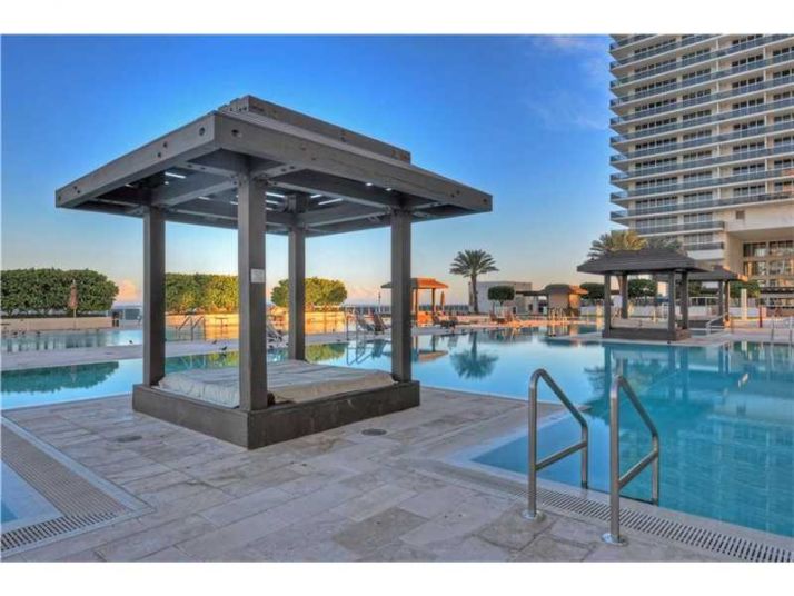 1800 S Ocean Dr # 1205, Hallandale, FL 33009