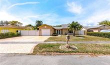 19594 NW 61st Ave Hialeah, FL 33015