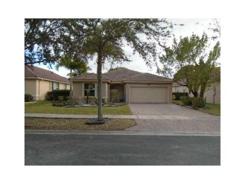 19118 SW 26th St, Hollywood, FL 33029